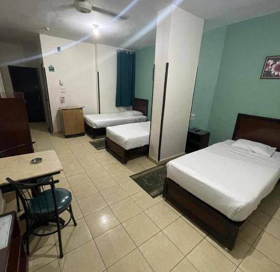 اتاق ساده سه نفره, Grand Hotel Qena