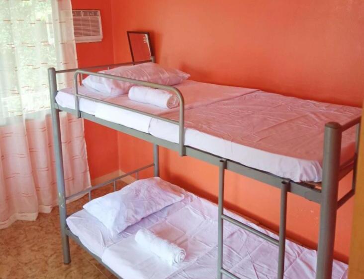 Номер Стандарт, Reddoorz @ Garcia Hernandez Bohol