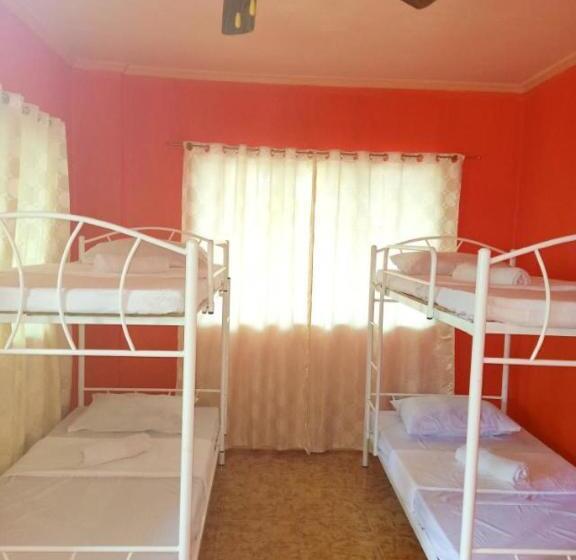 Четырехместный Номер Стандарт, Reddoorz @ Garcia Hernandez Bohol