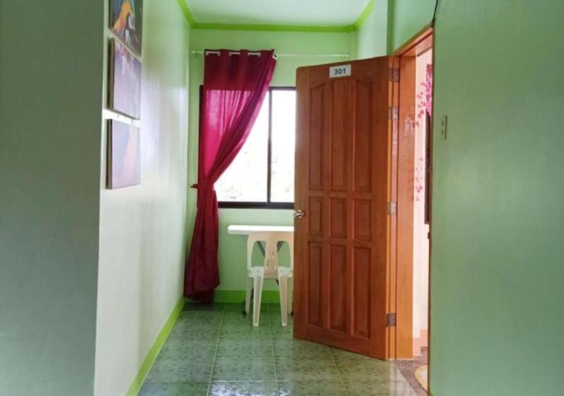 Семейный Номер, Reddoorz @ Garcia Hernandez Bohol