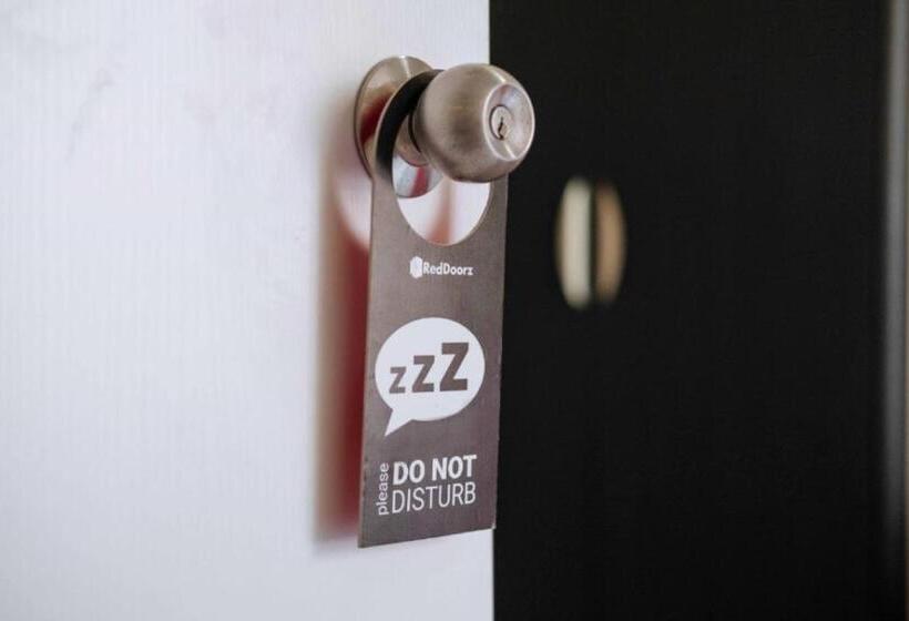 Номер Стандарт, Reddoorz @ Garcia Hernandez Bohol