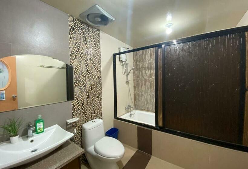 Люкс, Reddoorz Plus @ Lhexlyn Resort San Narciso