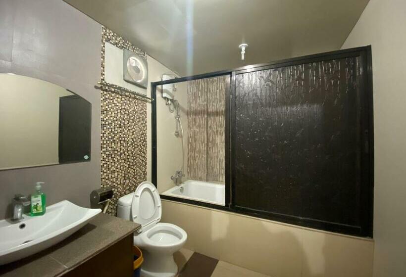 Президентский Люкс, Reddoorz Plus @ Lhexlyn Resort San Narciso