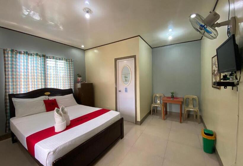 Номер Deluxe, Reddoorz Plus @ Lhexlyn Resort San Narciso