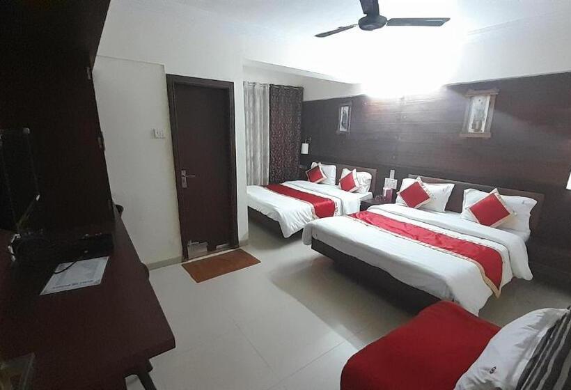 غرفة عائلية, S K Palace