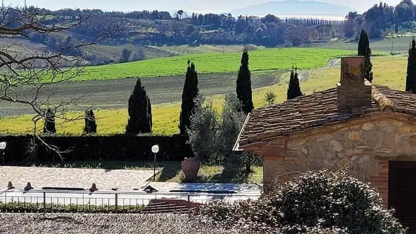 Huoneisto 1 Makuuhuone Allasnäkymä, Agriturismo Il Poggio