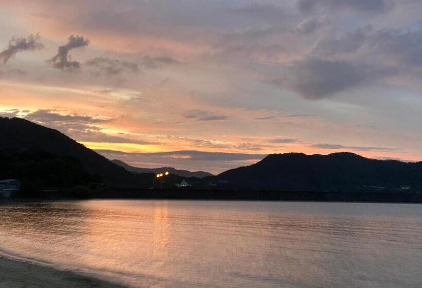 غرفة قياسية مزوَّدة بتراس, Le Grand Bleu