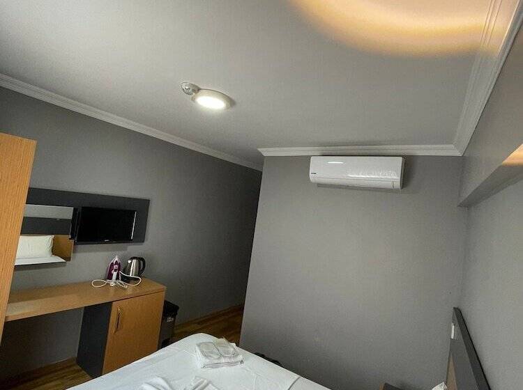 اتاق اکونومی, Otağ