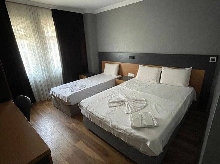 اتاق استاندارد سه نفره, Otağ