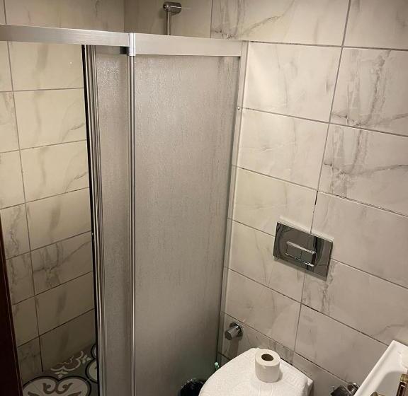 اتاق اکونومی, Otağ