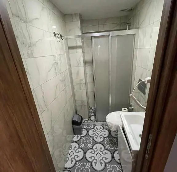 スタンダード４人部屋, Otağ