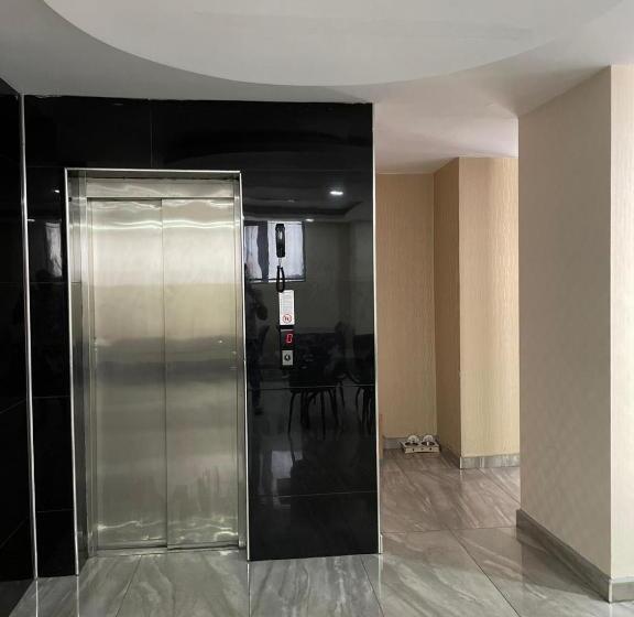 اتاق استاندارد سه نفره, Otağ