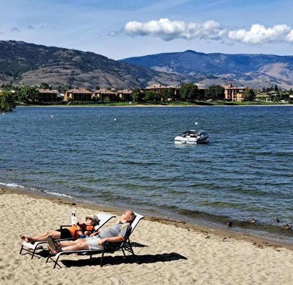 Suite with lake view, Richter Pass Beach Resort