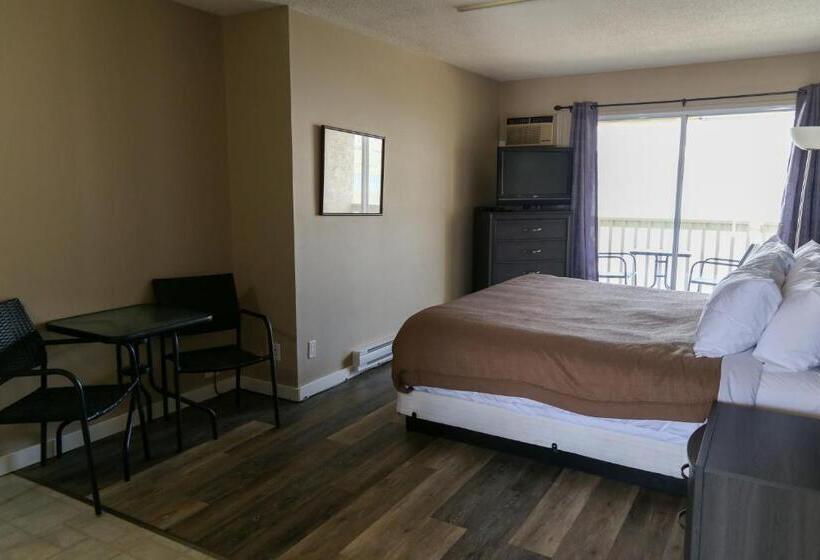 Standard studio with lake view, Richter Pass Beach Resort
