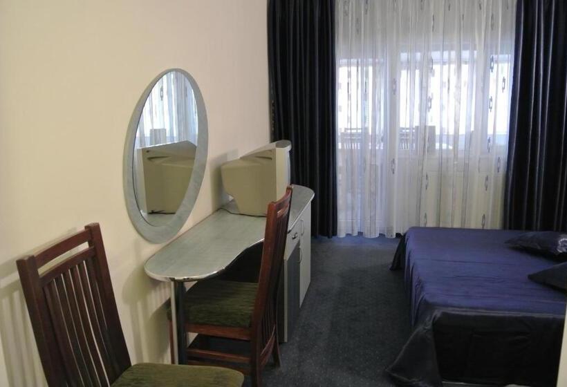 Семейный Номер, Pensiune Restaurant Piatra Craiului