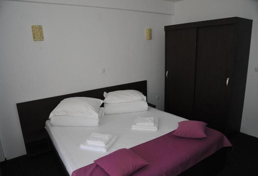 Номер Стандарт, Pensiune Restaurant Piatra Craiului