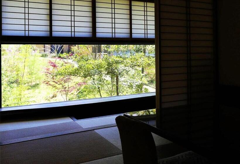 Номер Стандарт Вид на Сад, Ryokan Nushiya