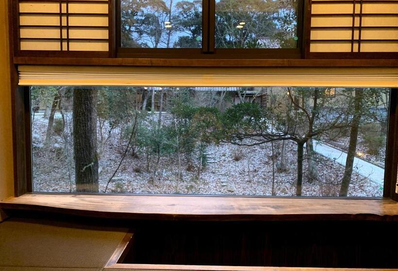 غرفة قياسية مطلّة علي الحديقة, Ryokan Nushiya