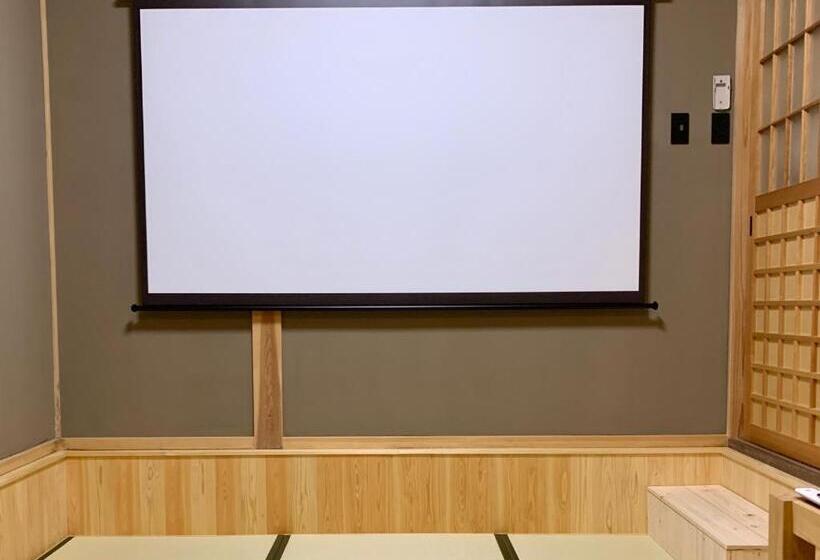 غرفة عائلية مطلّة علي الحديقة, Ryokan Nushiya