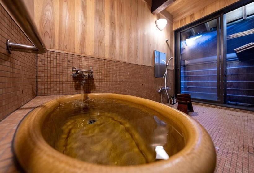 جناح مطلّ علي الحديقة, Ryokan Nushiya