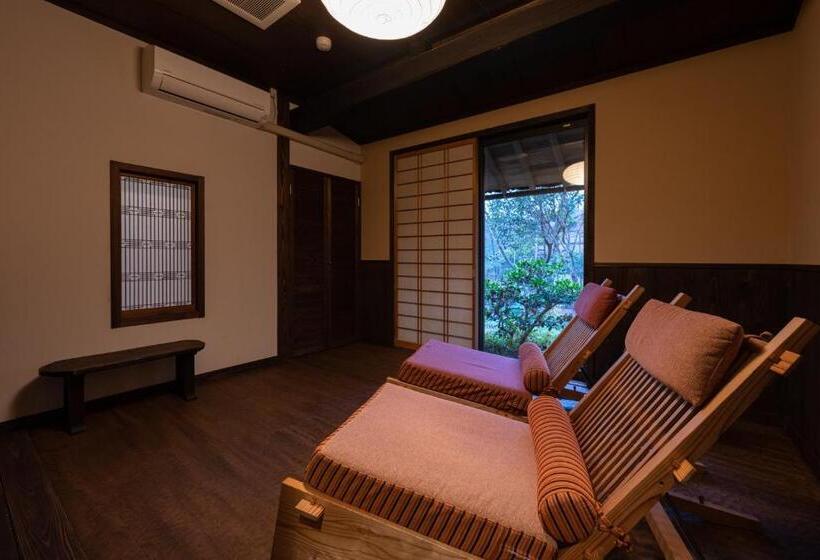 جناح مطلّ علي الحديقة, Ryokan Nushiya