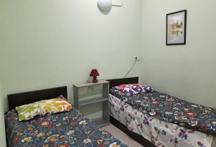 اتاق استاندارد با سرویس بهداشتی مشترک, Hostel City Center