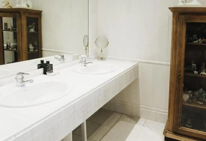 スイート, Chambres D Hôtes Villa La Louisiane