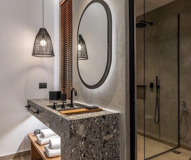 جناح جونيور مطلّ علي البحر, Avra Mykonos