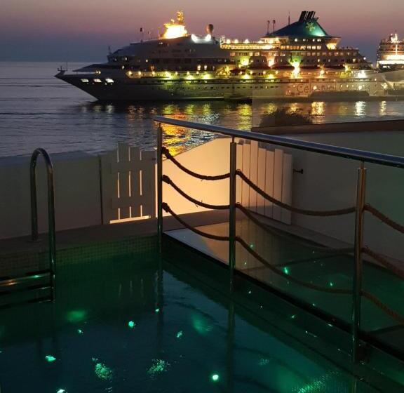 חדר בסיסי, Avra Mykonos