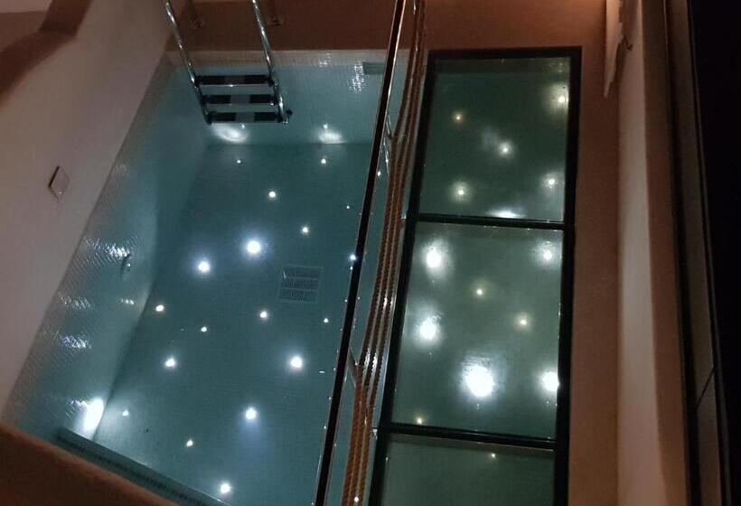 חדר בסיסי, Avra Mykonos