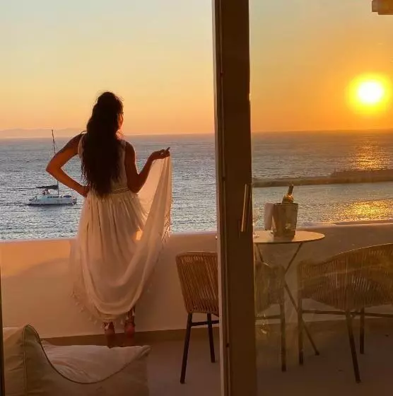 اتاق لوکس با چشم‌انداز دریا, Avra Mykonos