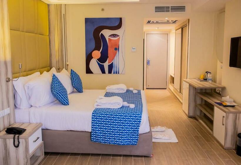 带泳池观景的豪华房, Bellagio Beach Resort & Spa