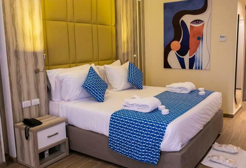 带泳池观景的豪华房, Bellagio Beach Resort & Spa