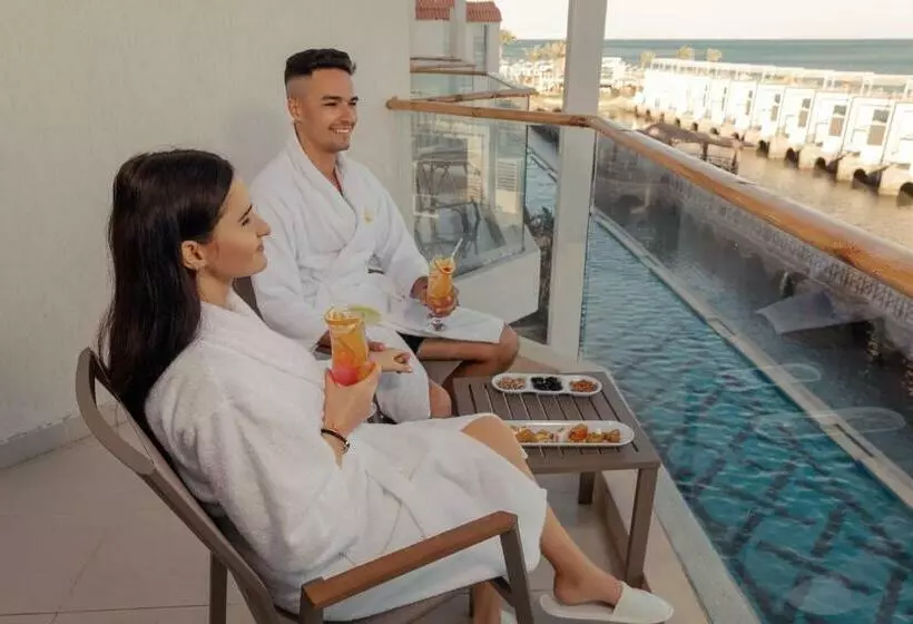 اتاق لوکس با چشمانداز دریا, Bellagio Beach Resort & Spa