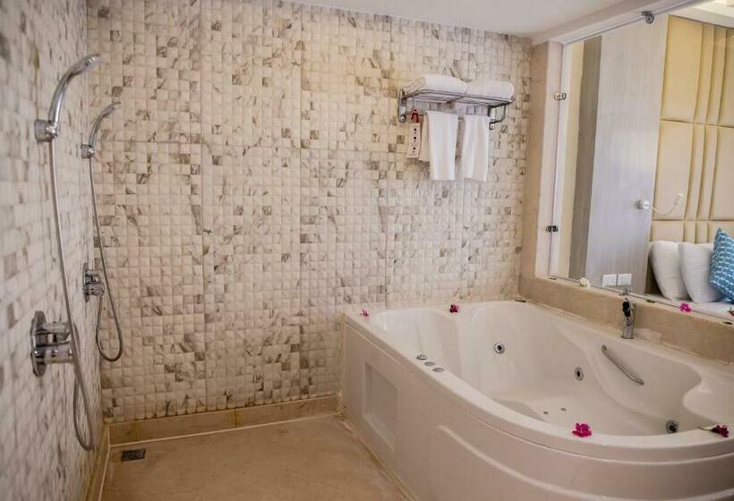 豪华房间带漩涡浴缸, Bellagio Beach Resort & Spa