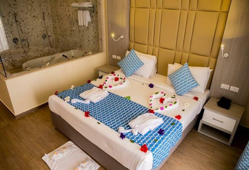 豪华房间带漩涡浴缸, Bellagio Beach Resort & Spa