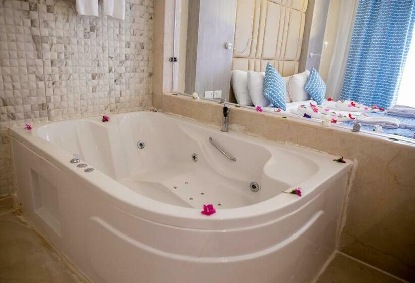 豪华房间带漩涡浴缸, Bellagio Beach Resort & Spa