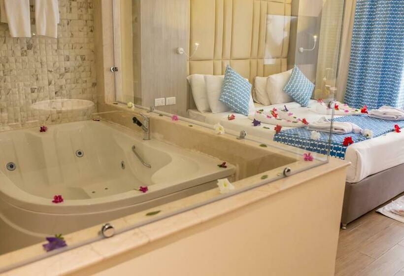 豪华房间带漩涡浴缸, Bellagio Beach Resort & Spa