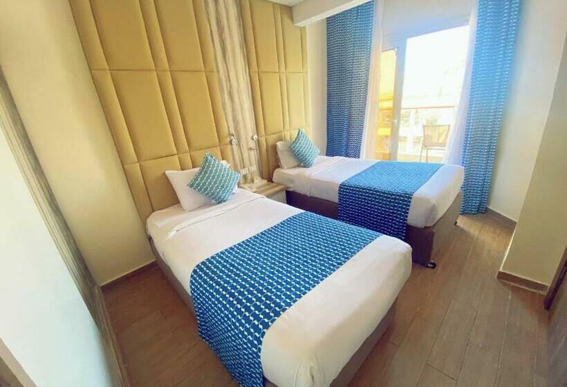 家庭间, Bellagio Beach Resort & Spa