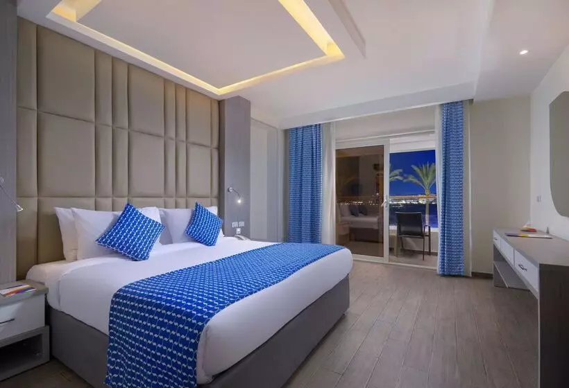 اتاق لوکس با چشمانداز استخر, Bellagio Beach Resort & Spa