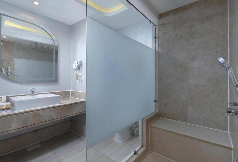 带泳池观景的豪华房, Bellagio Beach Resort & Spa