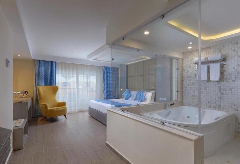 豪华房间带漩涡浴缸, Bellagio Beach Resort & Spa