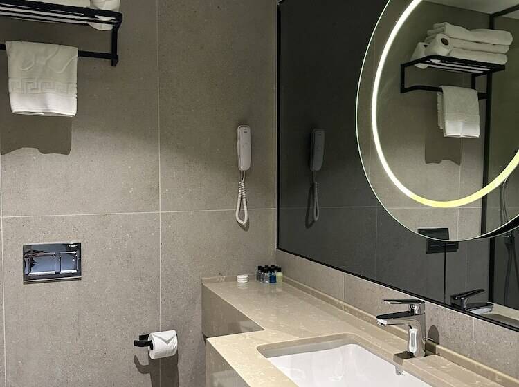 اتاق اکونومی, Edition Old City Hotel