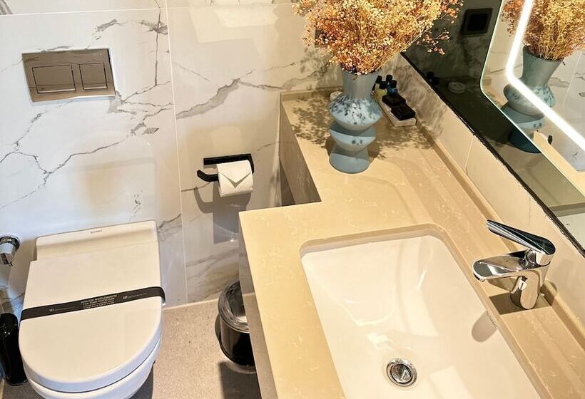 اتاق لوکس, Edition Old City Hotel