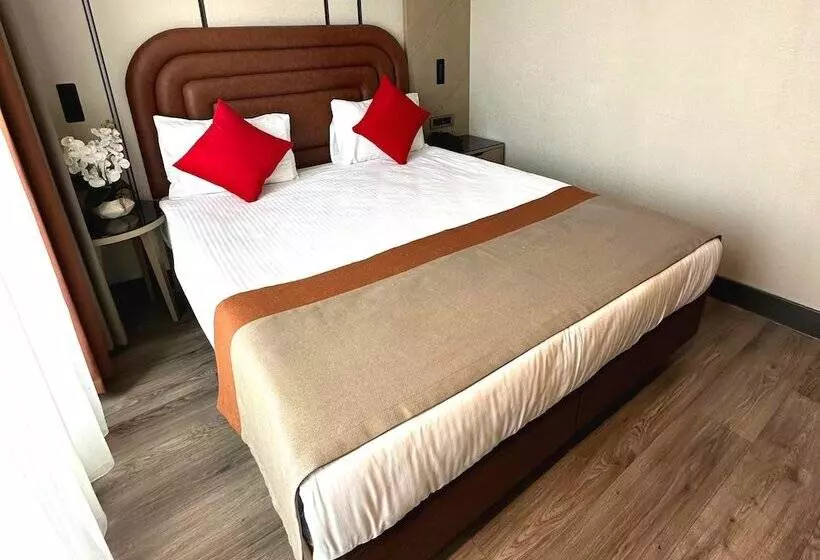 اتاق لوکس, Edition Old City Hotel