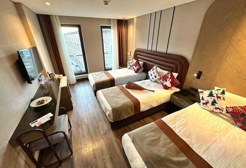 اتاق لوکس سه تخته, Edition Old City Hotel