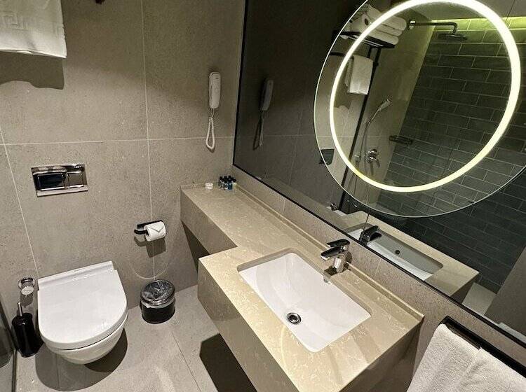 اتاق لوکس با بالکن, Edition Old City Hotel