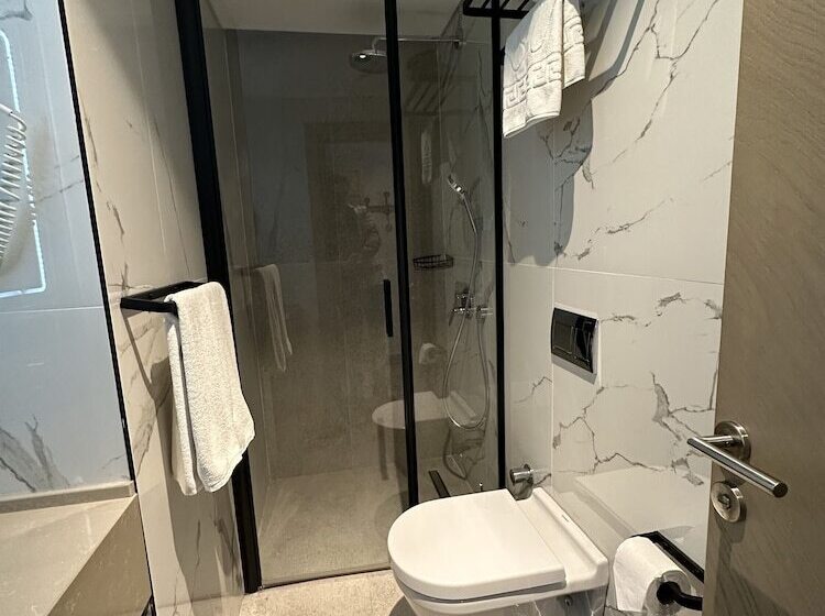 اتاق لوکس با بالکن, Edition Old City Hotel