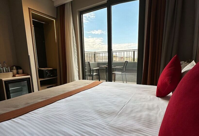 اتاق لوکس با بالکن, Edition Old City Hotel