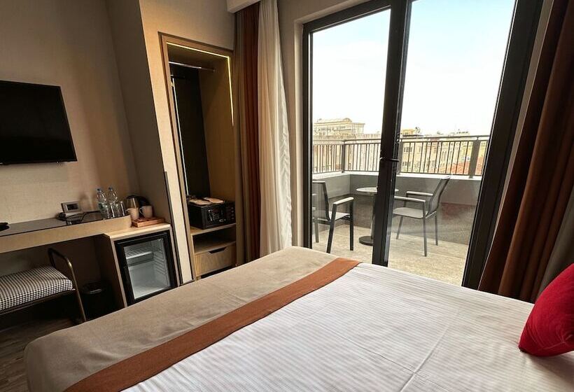 اتاق لوکس با بالکن, Edition Old City Hotel